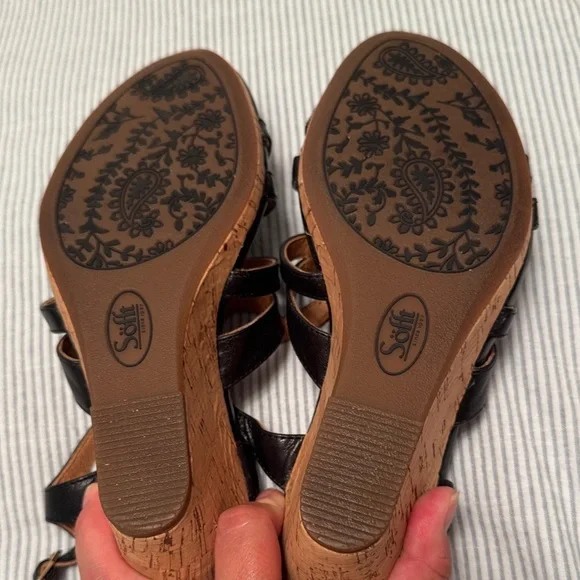 Sofft Black Leather Wedge Sandals - Picture 6 of 10